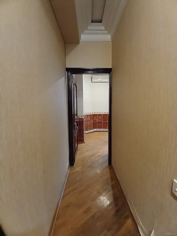 Satılır 4 otaqlı mənzil 175 m²
