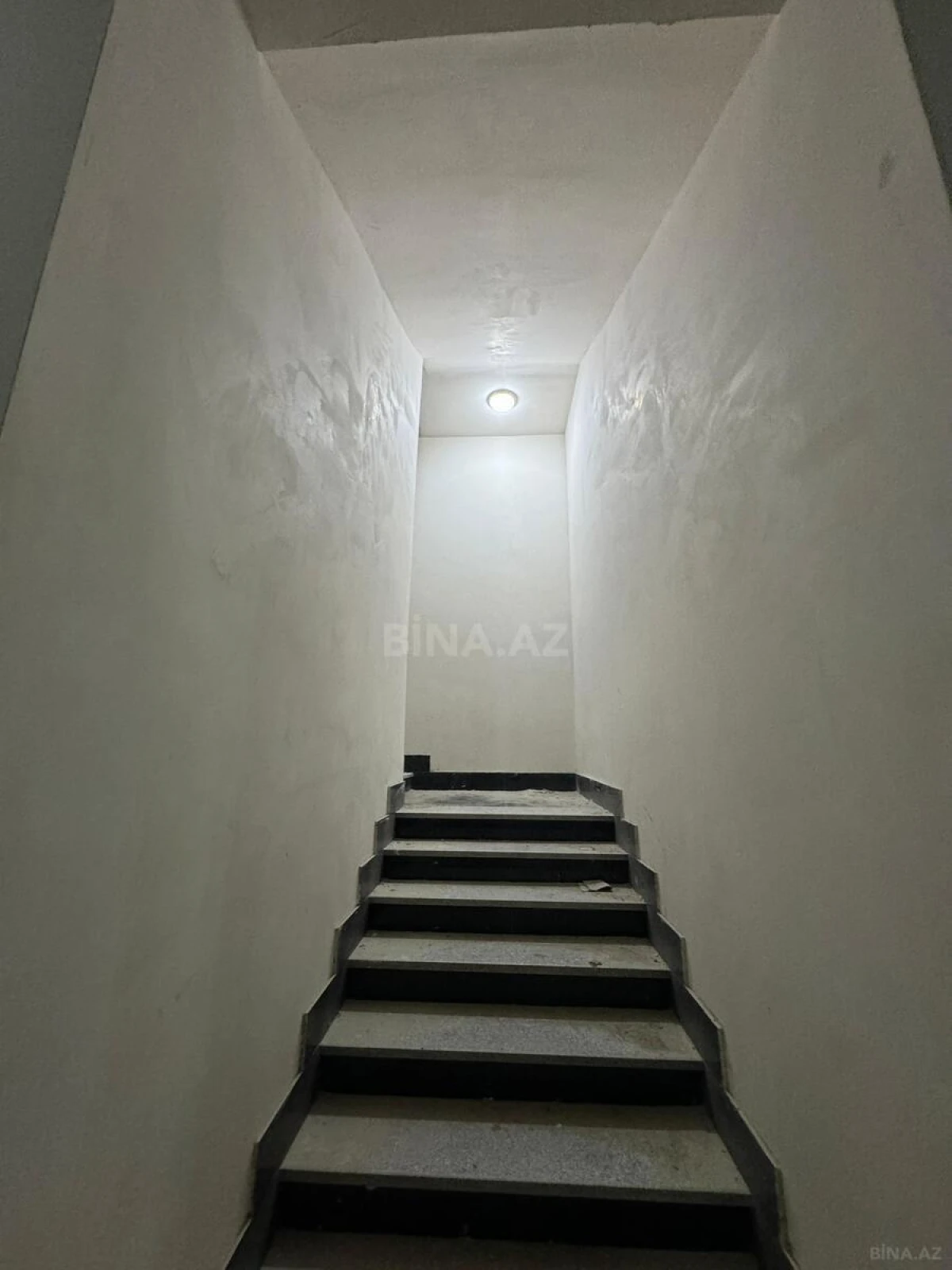 Satılır 2 otaqlı mənzil 62 m²