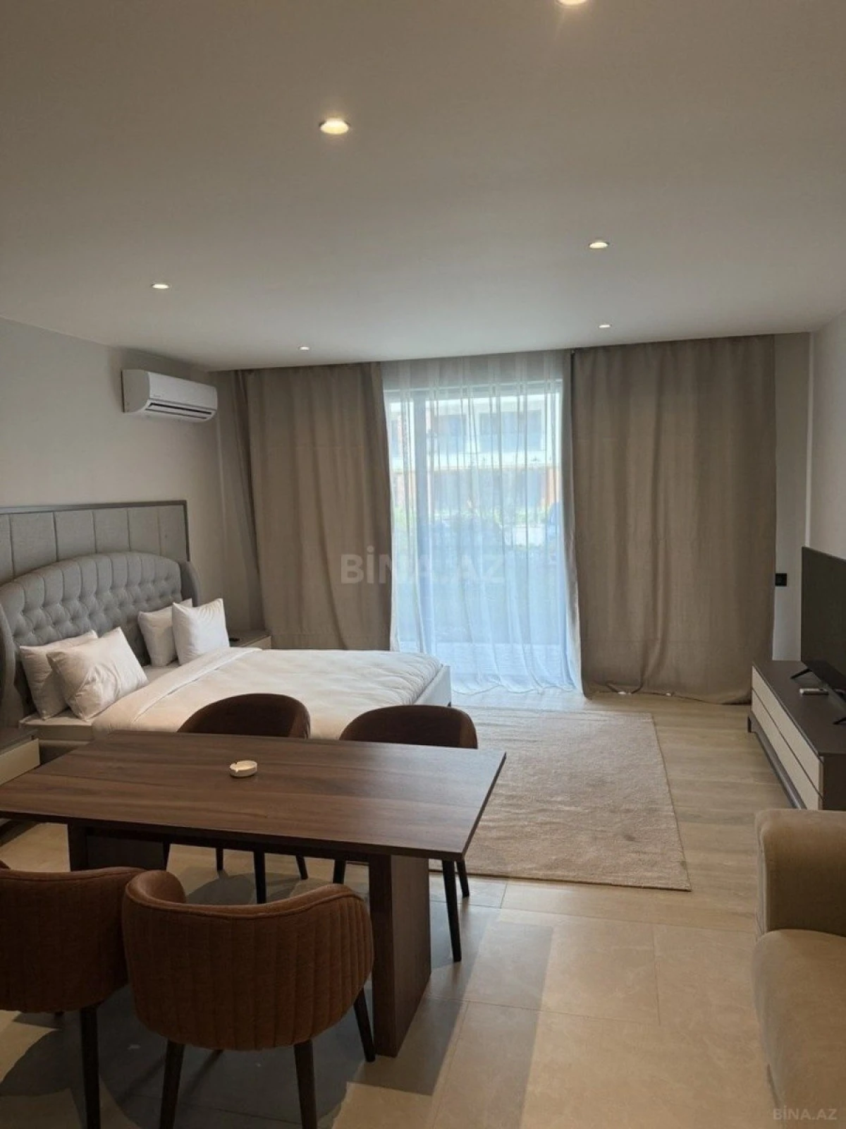 Satılır 1 otaqlı mənzil 57 m²