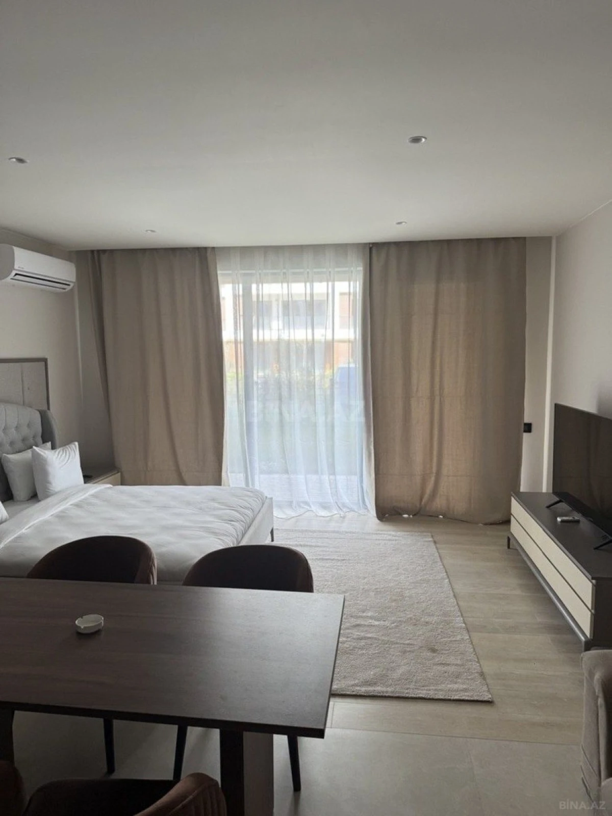 Satılır 1 otaqlı mənzil 57 m²