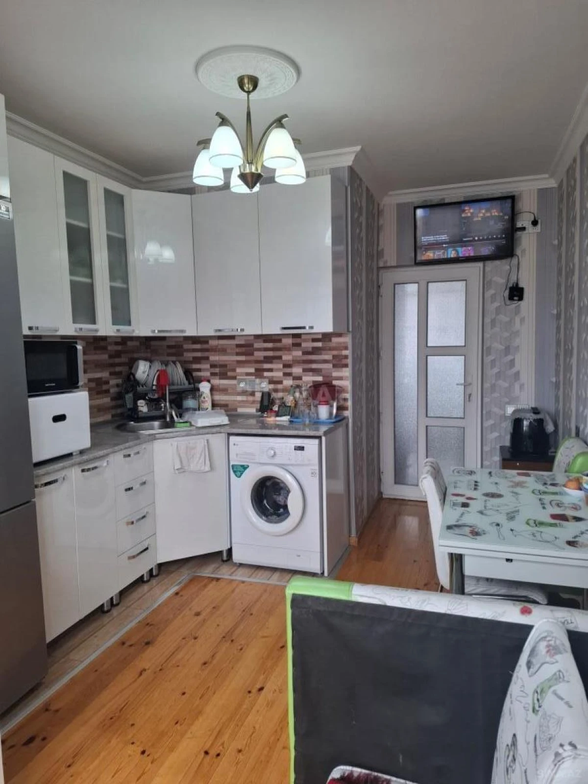 Satılır 5 otaqlı mənzil 112 m²