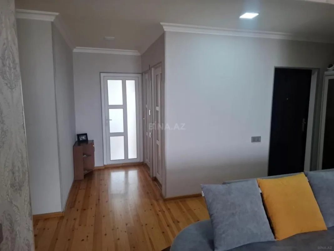 Satılır 5 otaqlı mənzil 112 m²
