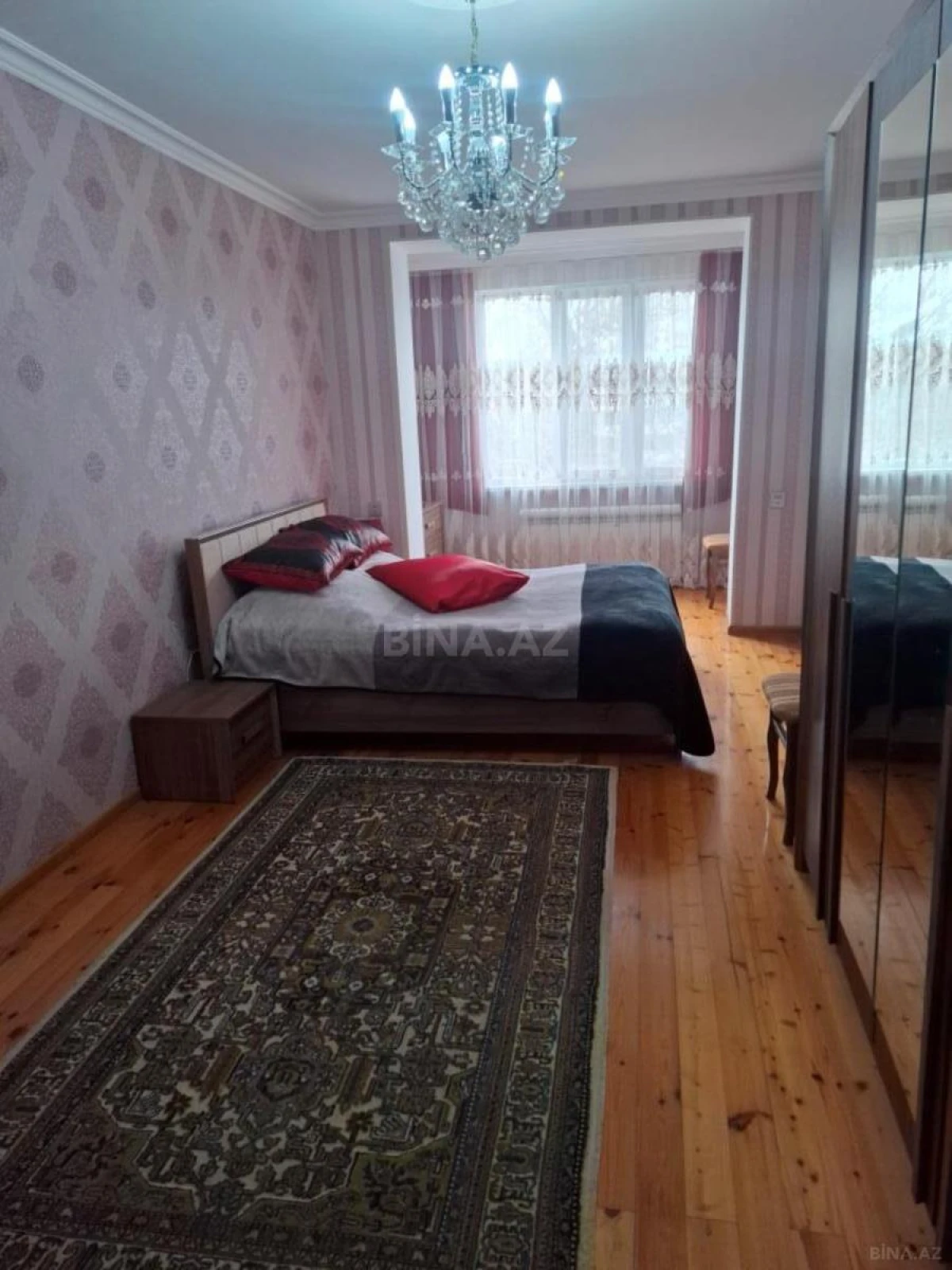 Satılır 5 otaqlı mənzil 112 m²