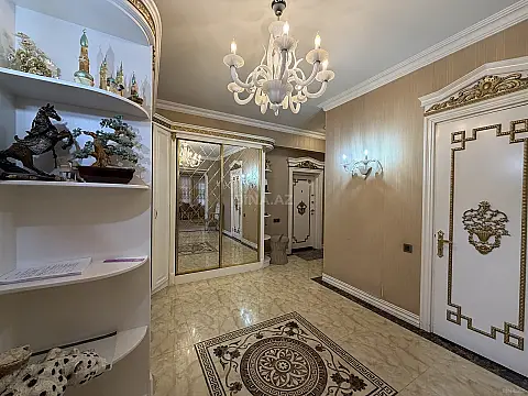 Satılır 2 otaqlı mənzil 100 m²