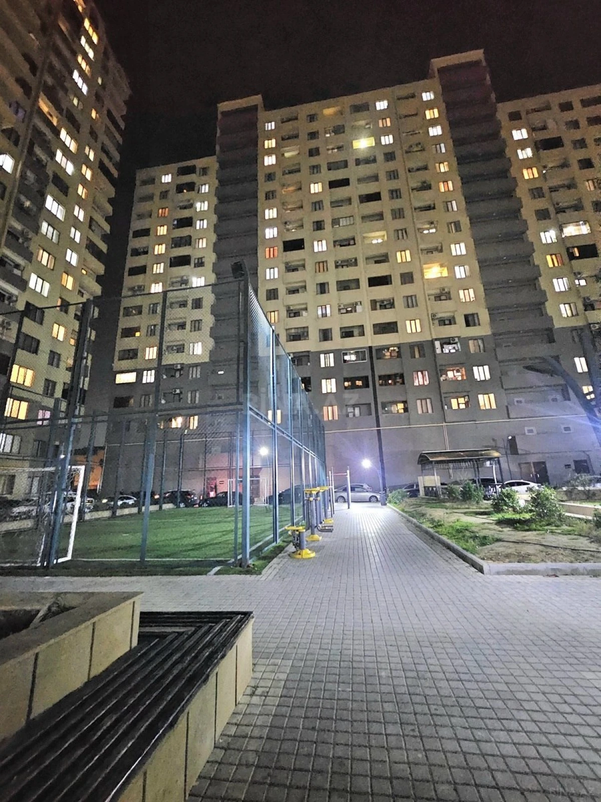 Satılır 2 otaqlı mənzil 68 m²