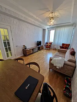 Satılır 2 otaqlı mənzil 68 m²