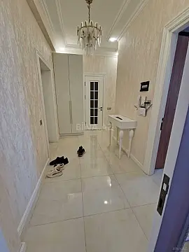 Satılır 2 otaqlı mənzil 68 m²