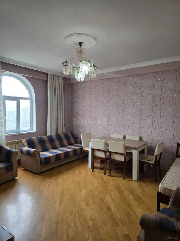 Kirayə verilir 2 otaqlı mənzil 70 m²