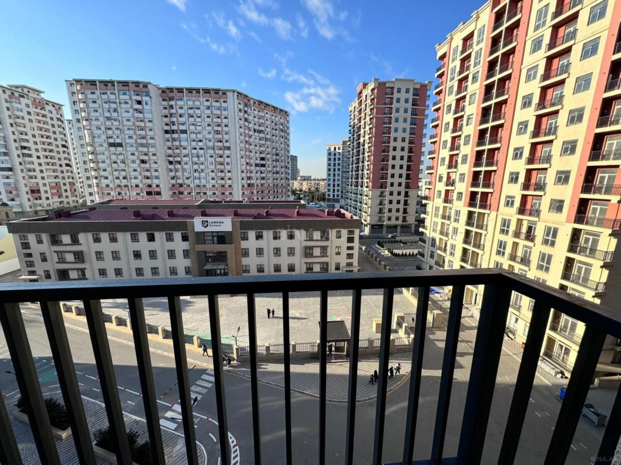 Satılır 2 otaqlı mənzil 65 m²