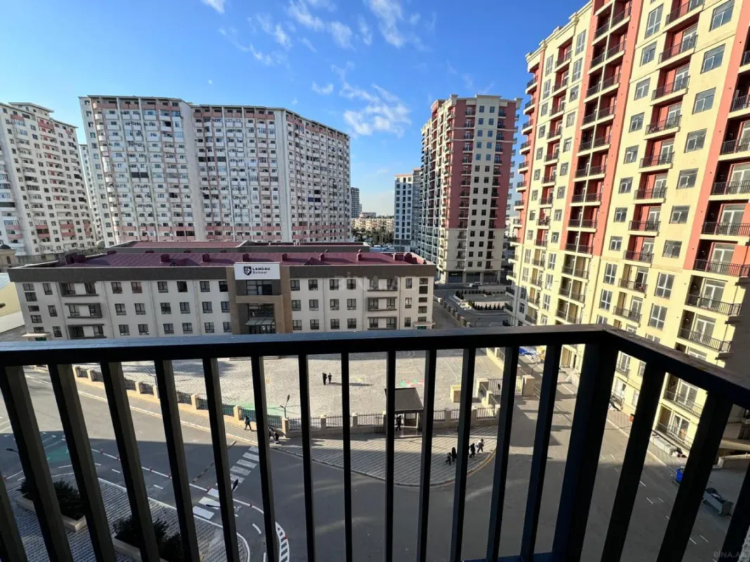 Satılır 2 otaqlı mənzil 65 m²