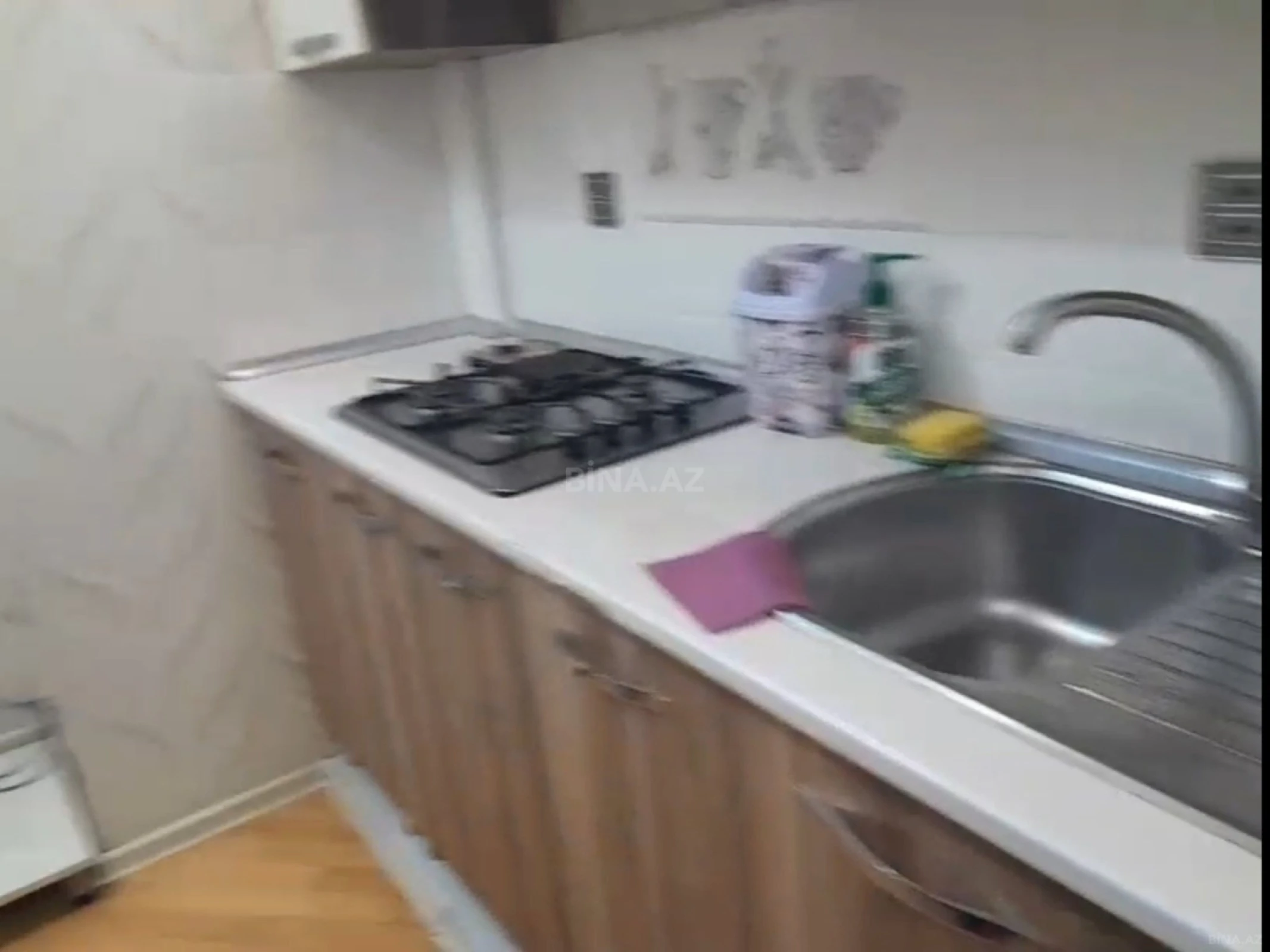 Kirayə verilir 2 otaqlı mənzil 70 m²