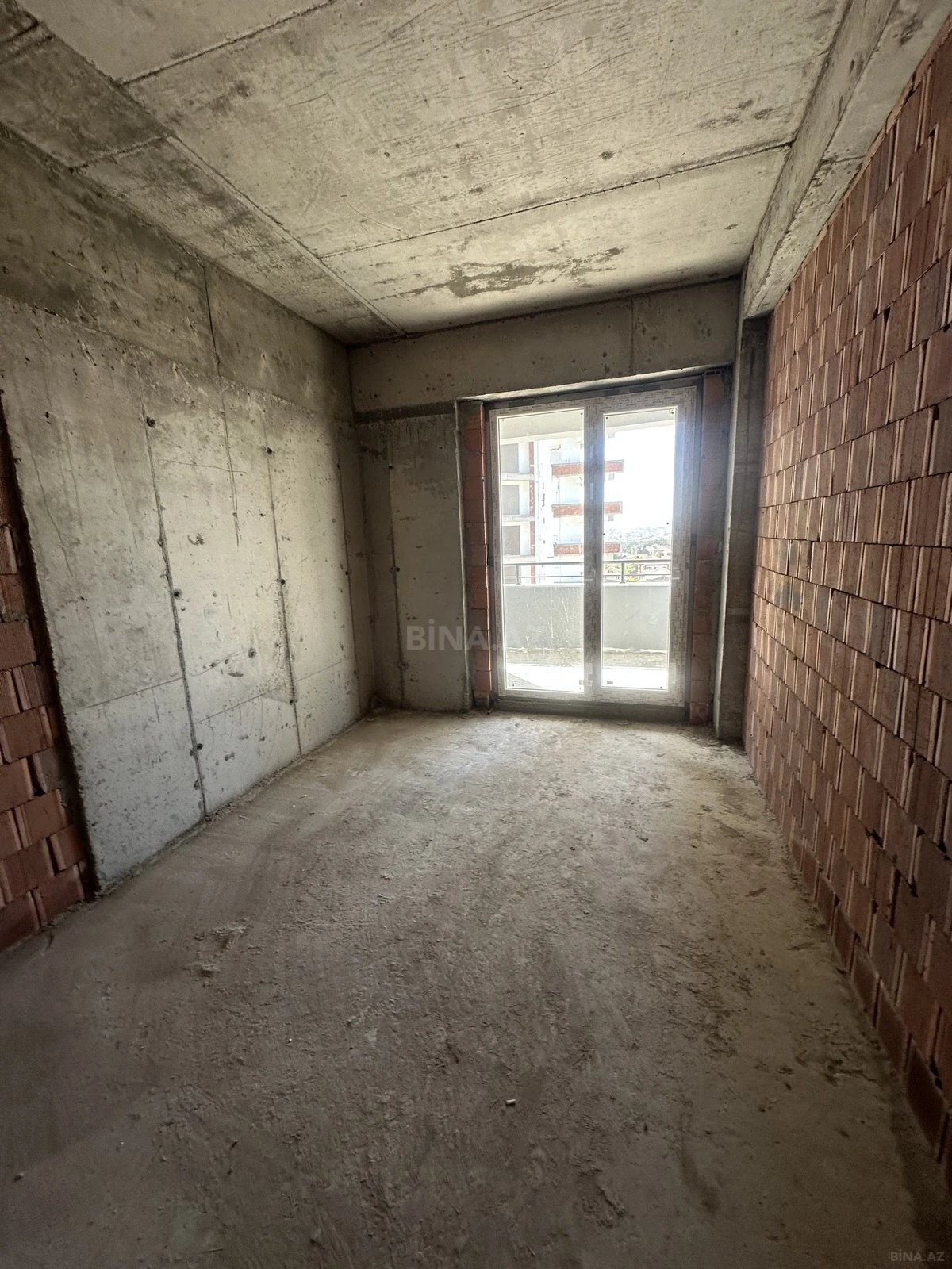 Satılır 2 otaqlı mənzil 91 m²