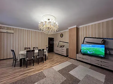 Satılır 4 otaqlı mənzil 120 m²