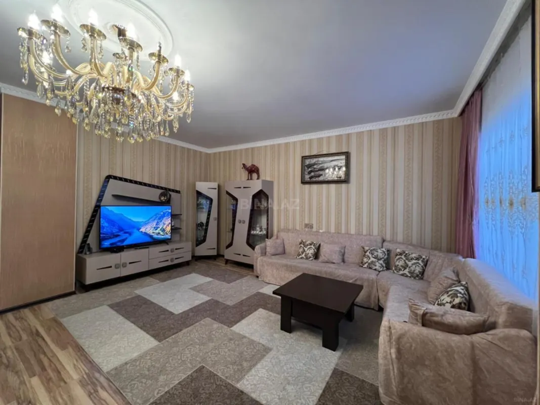Satılır 4 otaqlı mənzil 120 m²