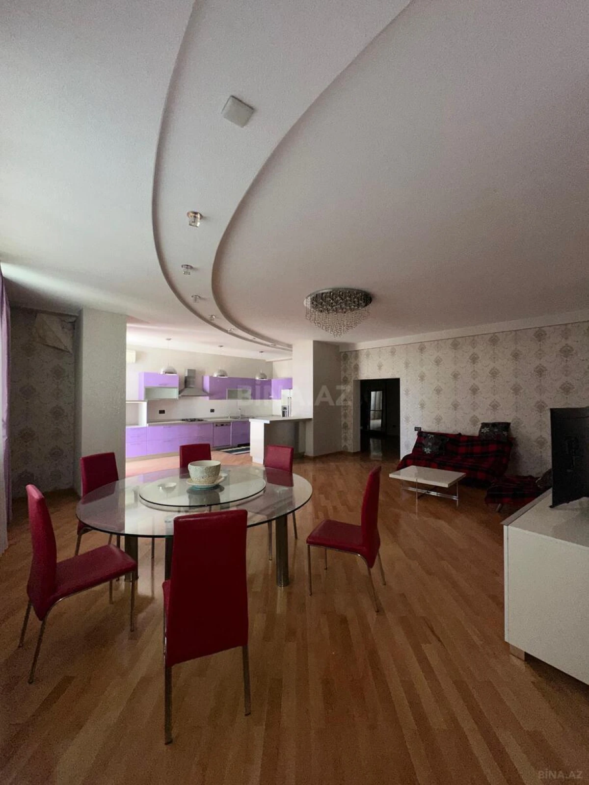 Satılır 4 otaqlı mənzil 178 m²