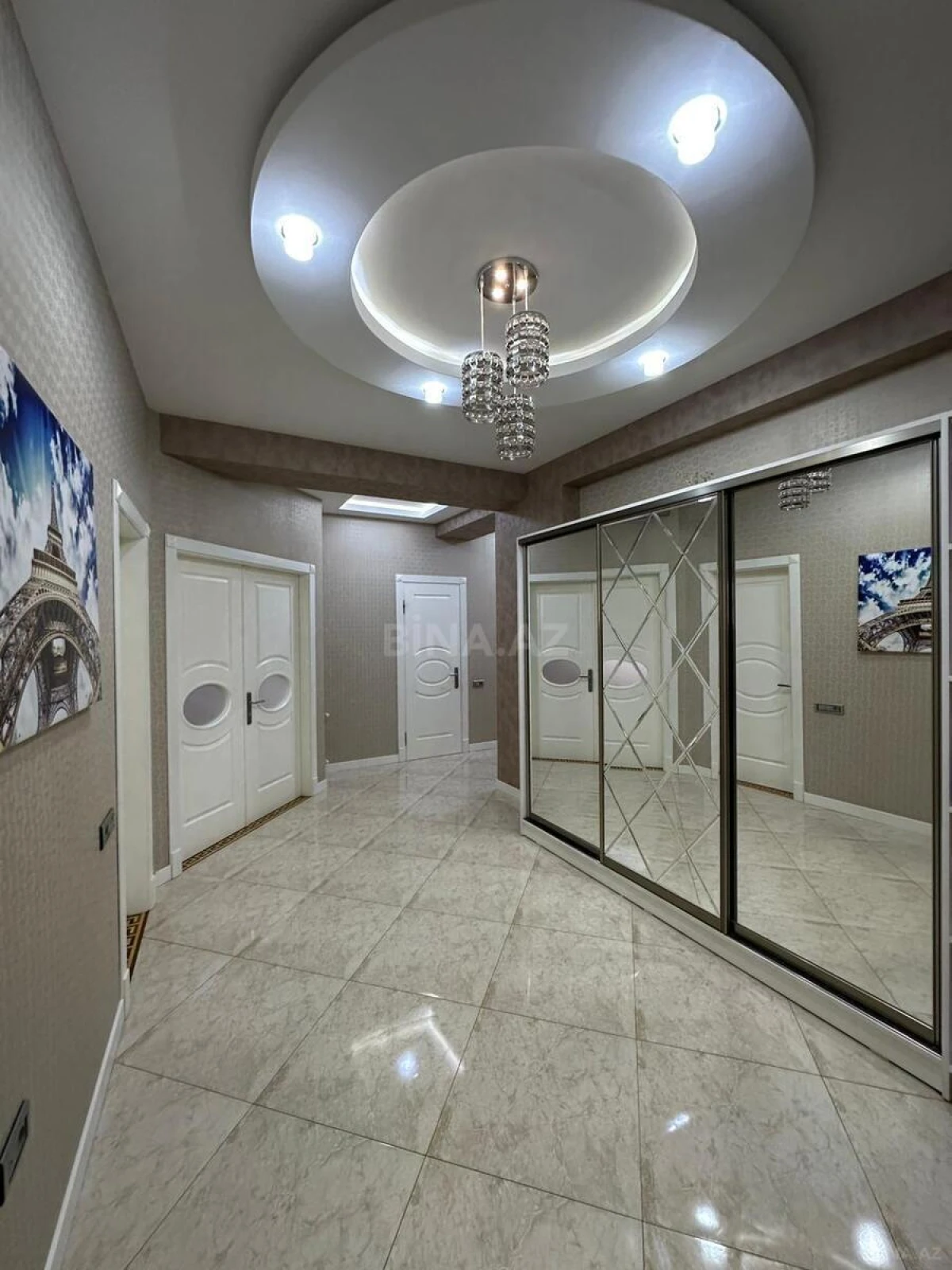 Satılır 3 otaqlı mənzil 127 m²