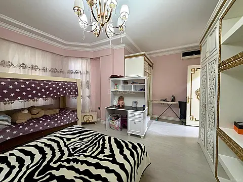 Satılır 2 otaqlı mənzil 100 m²