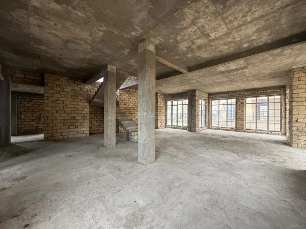 Satılır 9 otaqlı həyət evi 460 m²