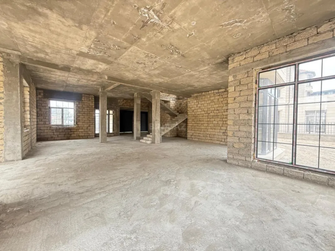 Satılır 9 otaqlı həyət evi 460 m²