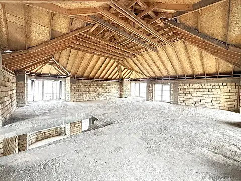 Satılır 9 otaqlı həyət evi 460 m²