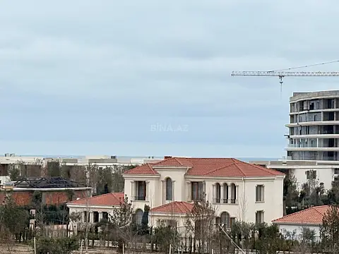 Satılır 9 otaqlı həyət evi 460 m²