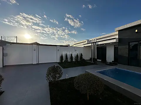 Satılır 4 otaqlı həyət evi 150 m²