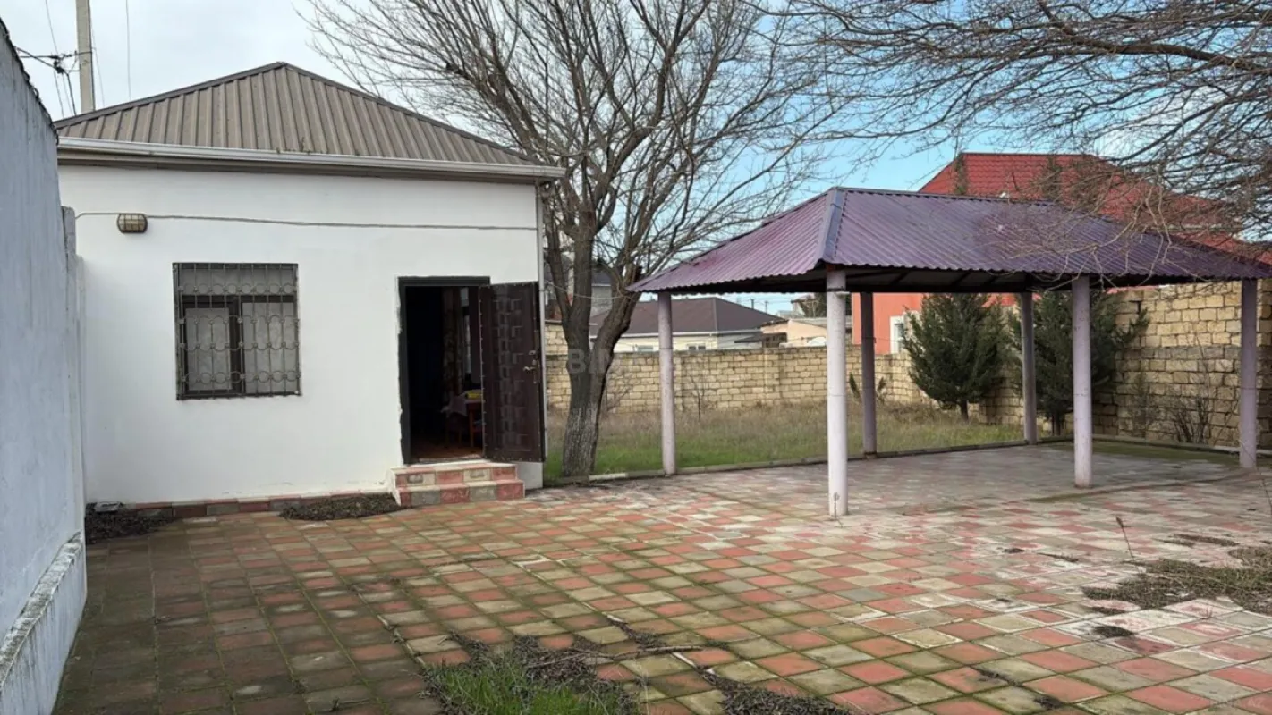 Satılır 1 otaqlı həyət evi 70 m²