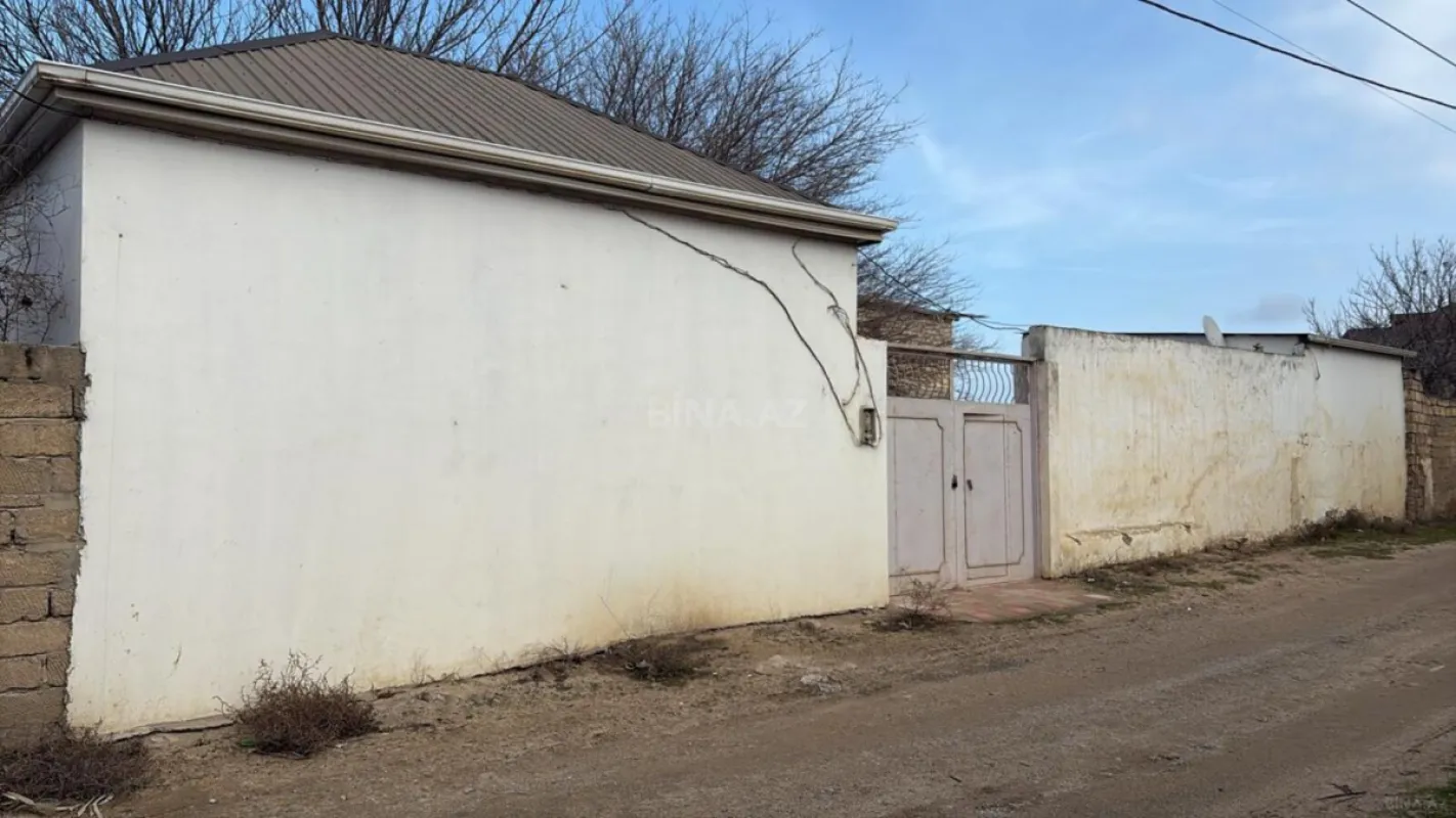Satılır 1 otaqlı həyət evi 70 m²