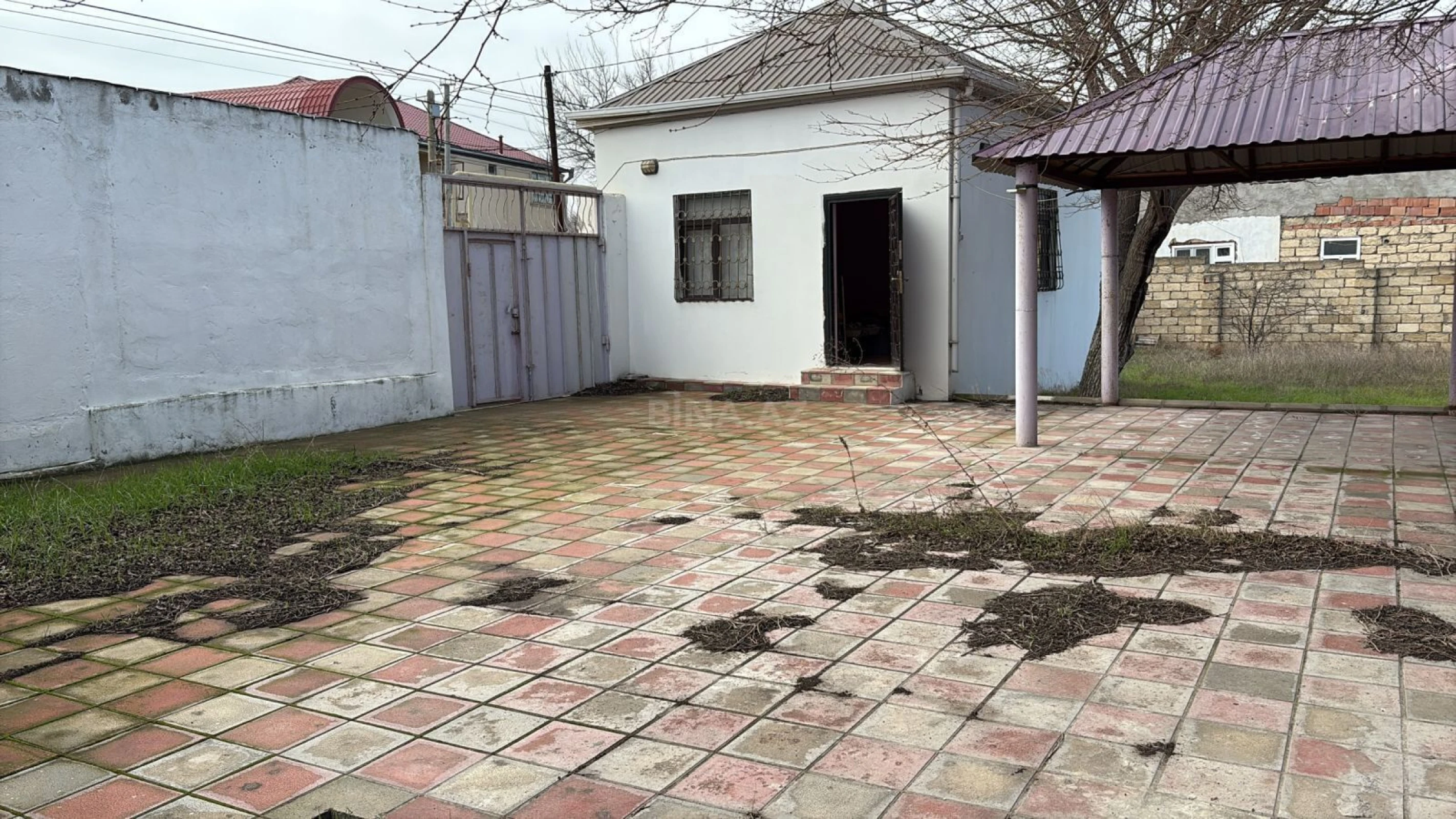 Satılır 1 otaqlı həyət evi 70 m²