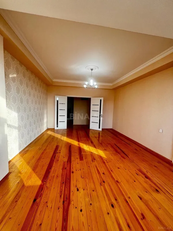 Satılır 3 otaqlı mənzil 105 m²