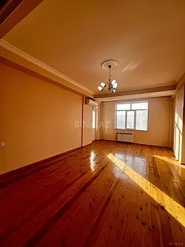 Satılır 3 otaqlı mənzil 105 m²