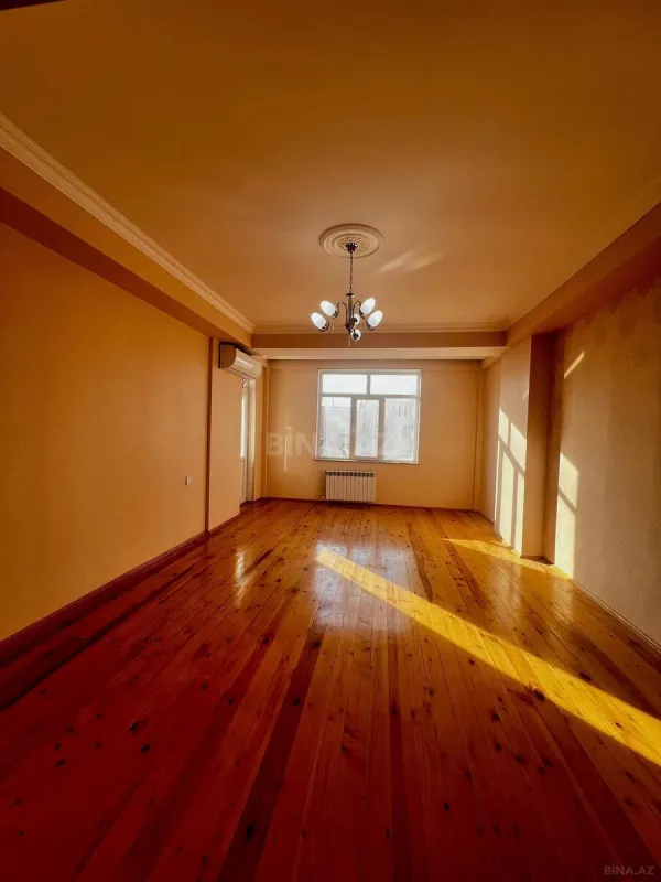 Satılır 3 otaqlı mənzil 105 m²