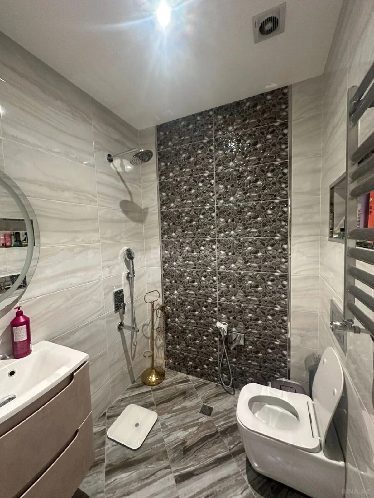 Satılır 3 otaqlı mənzil 127 m²