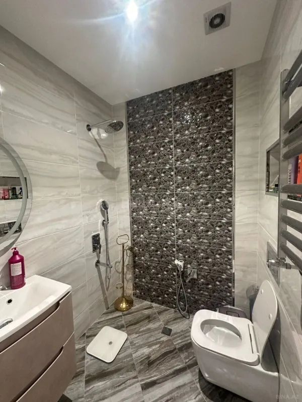 Satılır 3 otaqlı mənzil 127 m²