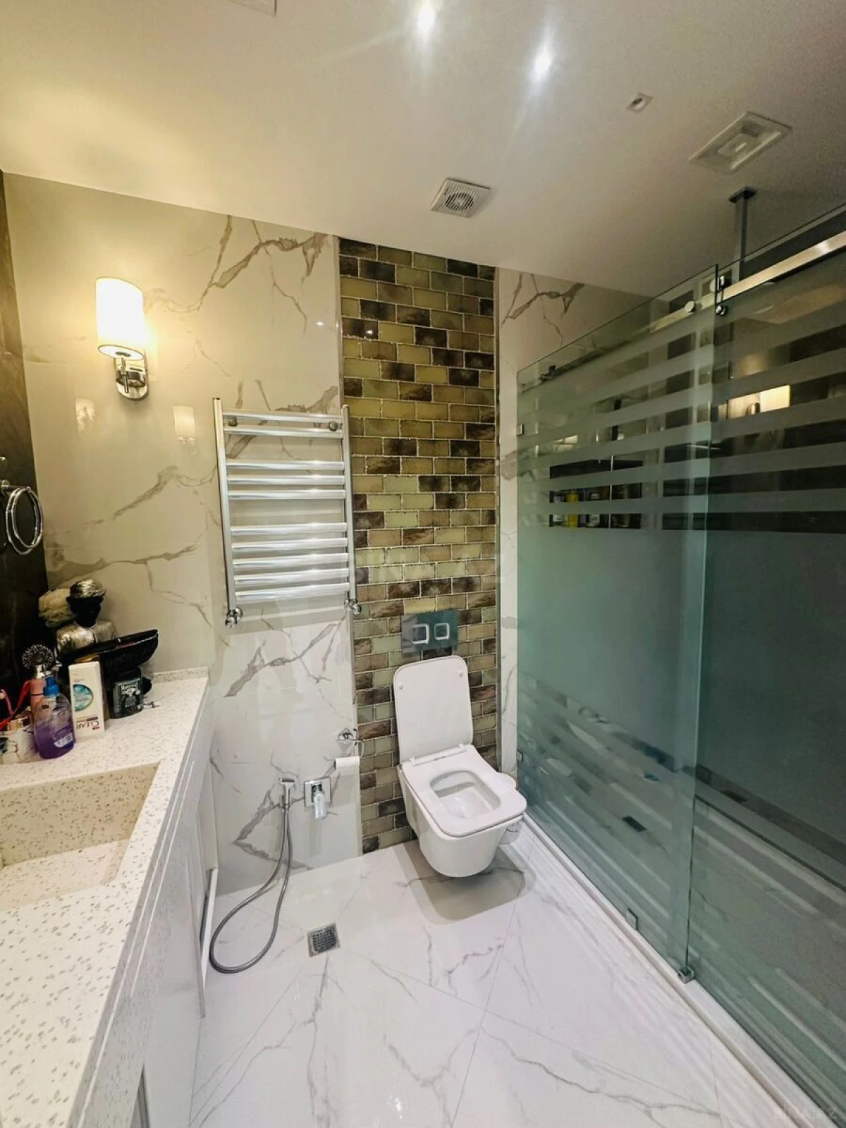 Satılır 3 otaqlı mənzil 127 m²