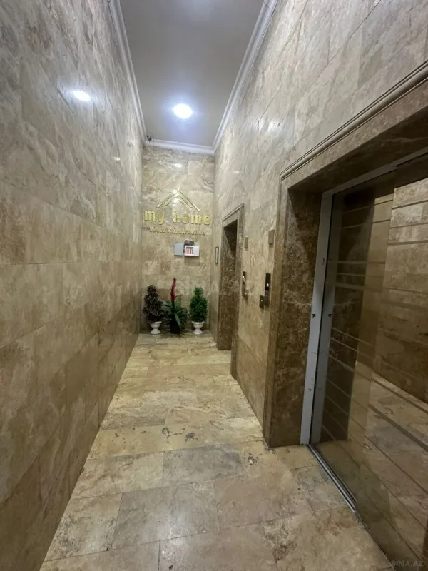 Satılır 3 otaqlı mənzil 127 m²