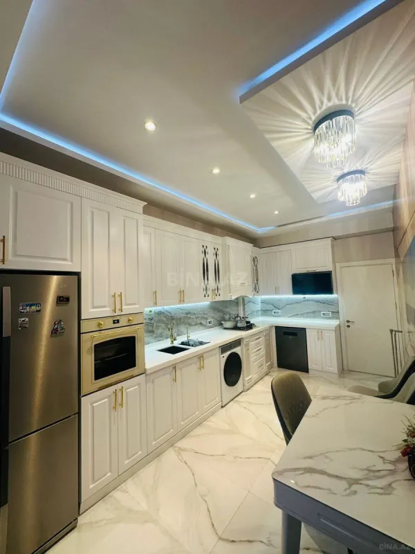 Satılır 3 otaqlı mənzil 127 m²