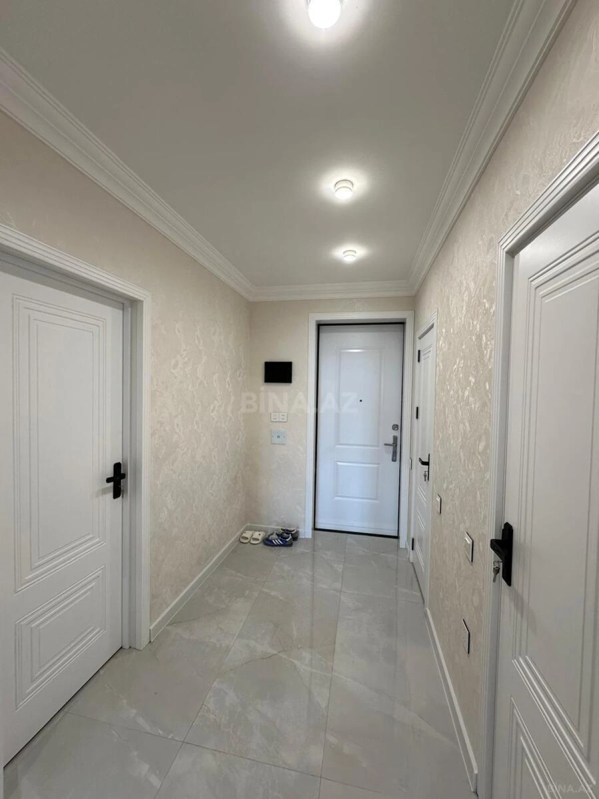 Satılır 2 otaqlı mənzil 67 m²