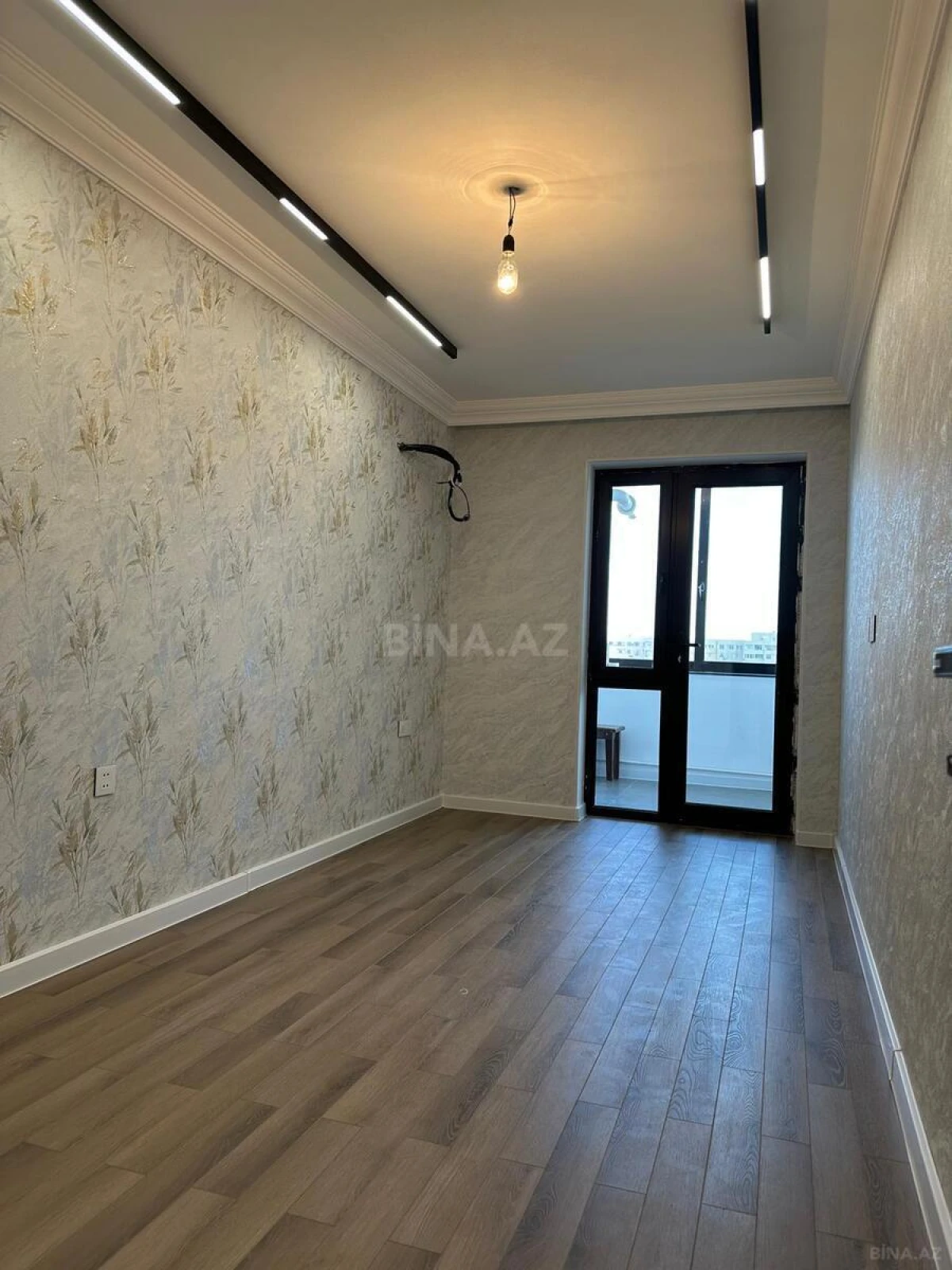 Satılır 2 otaqlı mənzil 67 m²