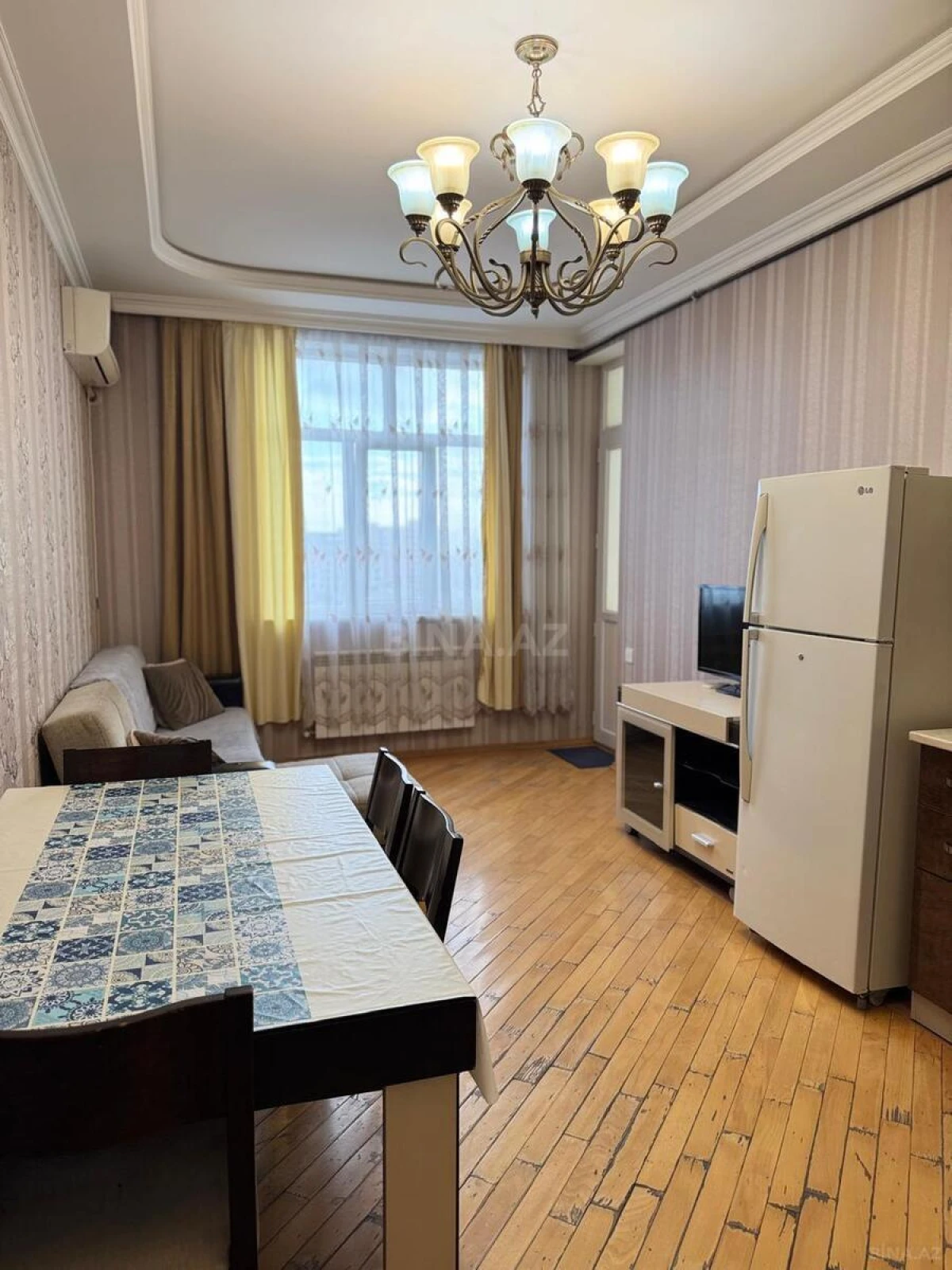 Kirayə verilir 2 otaqlı mənzil 65 m²