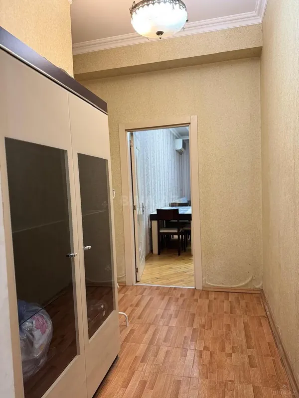 Kirayə verilir 2 otaqlı mənzil 65 m²