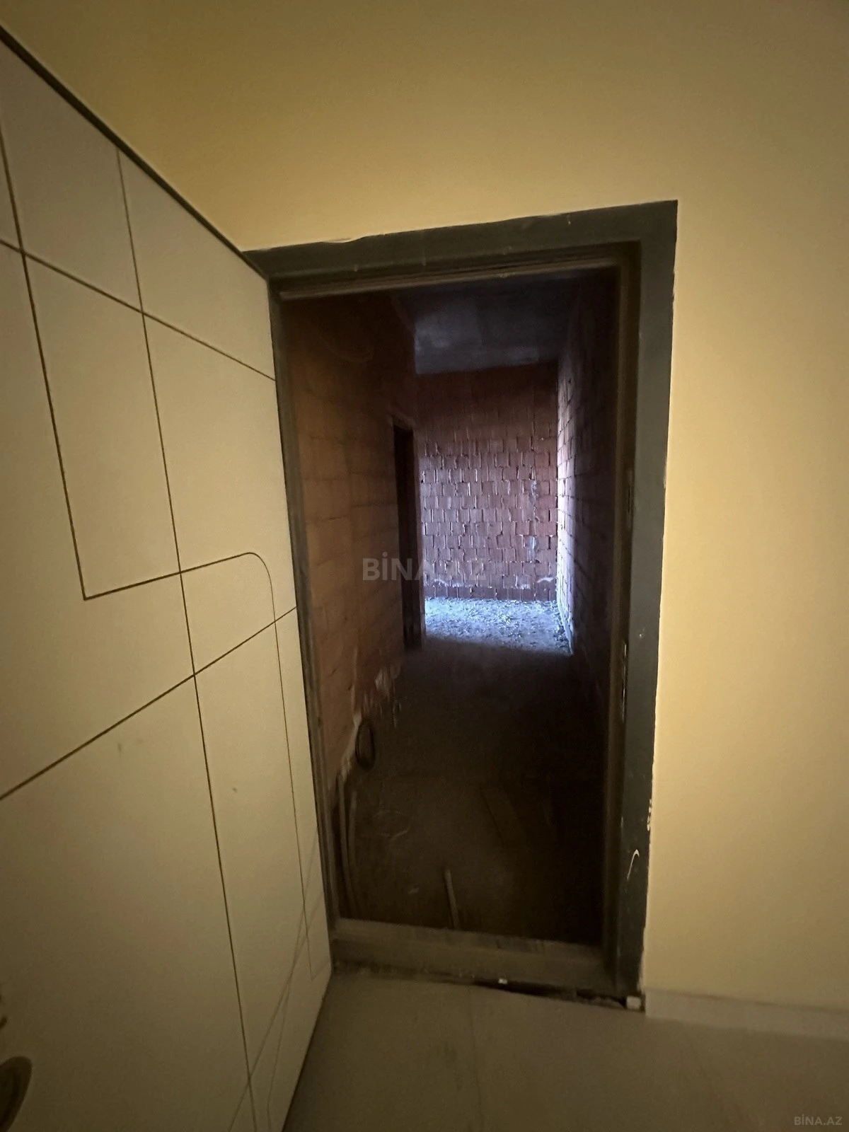 Satılır 2 otaqlı mənzil 82 m²