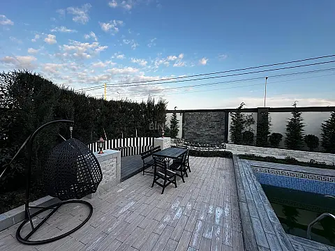 Satılır 4 otaqlı həyət evi 190 m²