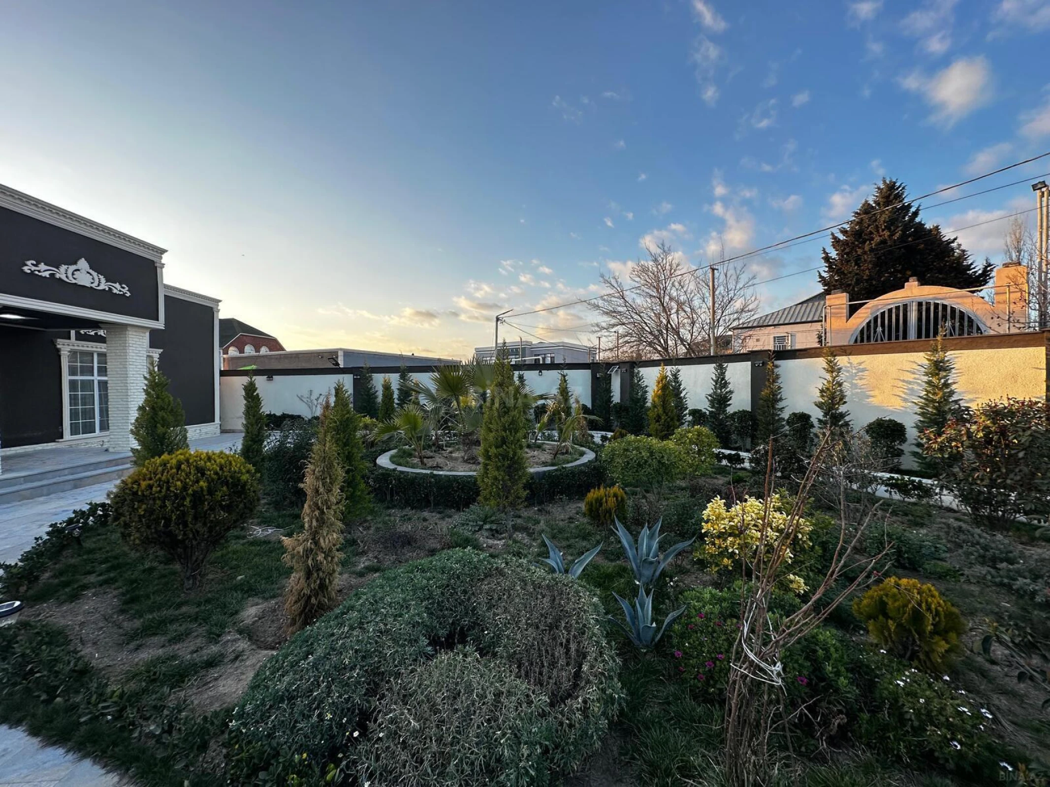 Satılır 4 otaqlı həyət evi 190 m²