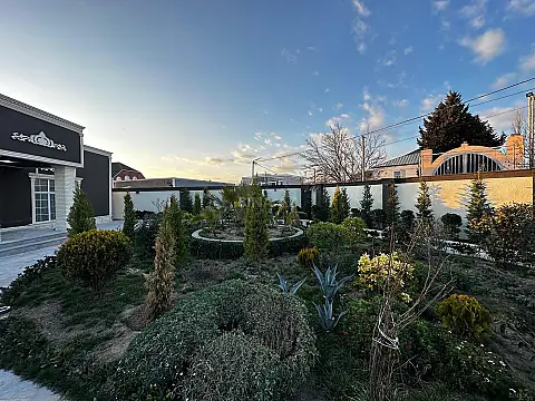 Satılır 4 otaqlı həyət evi 190 m²