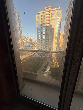 Satılır 4 otaqlı mənzil 143 m²