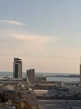 Satılır 4 otaqlı mənzil 143 m²