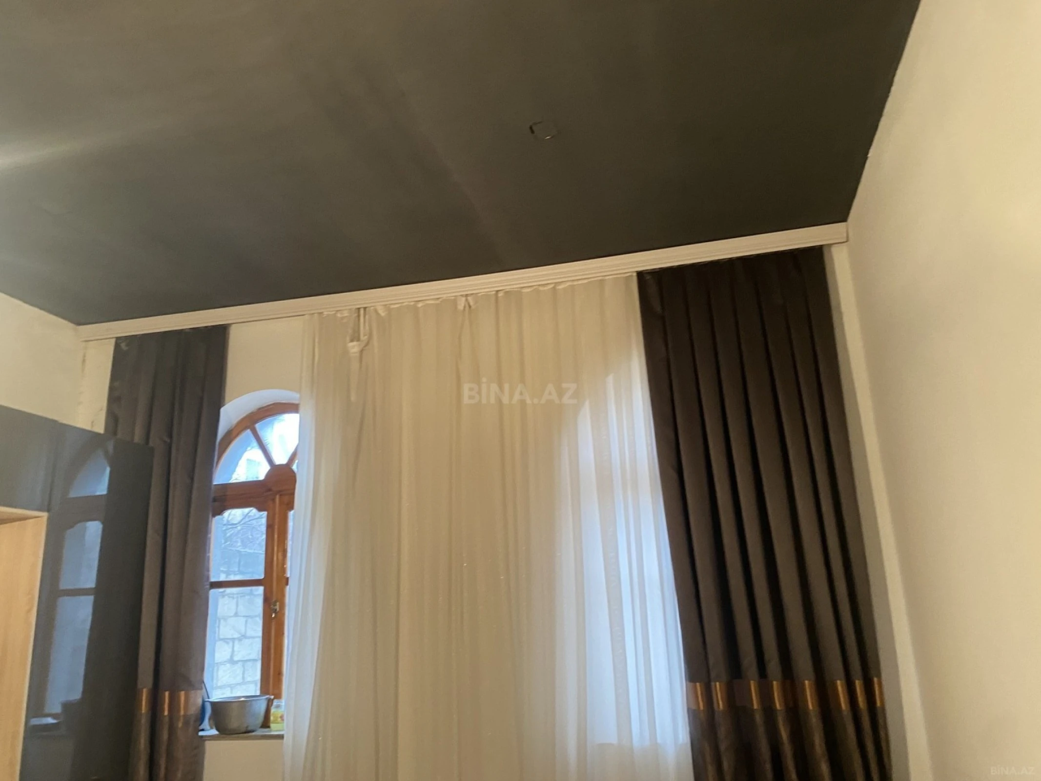 Satılır 9 otaqlı həyət evi 608 m²