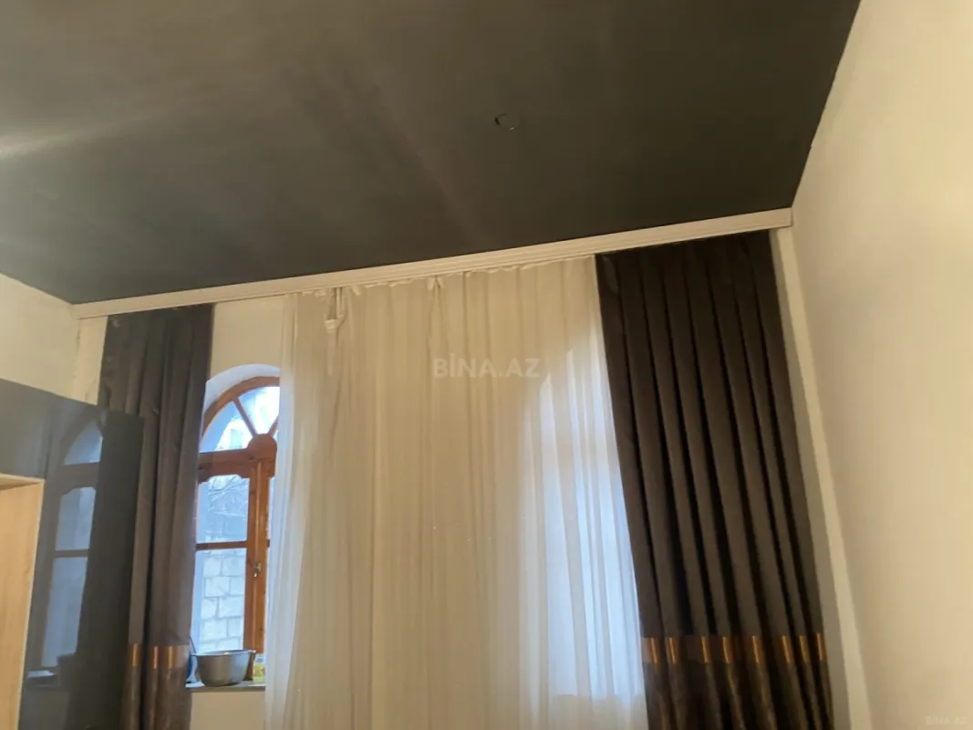 Satılır 9 otaqlı həyət evi 608 m²