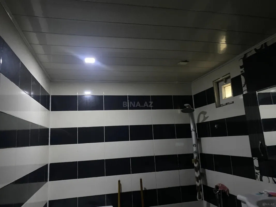 Satılır 9 otaqlı həyət evi 608 m²